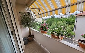Luxury Spacious Apartment Maringo